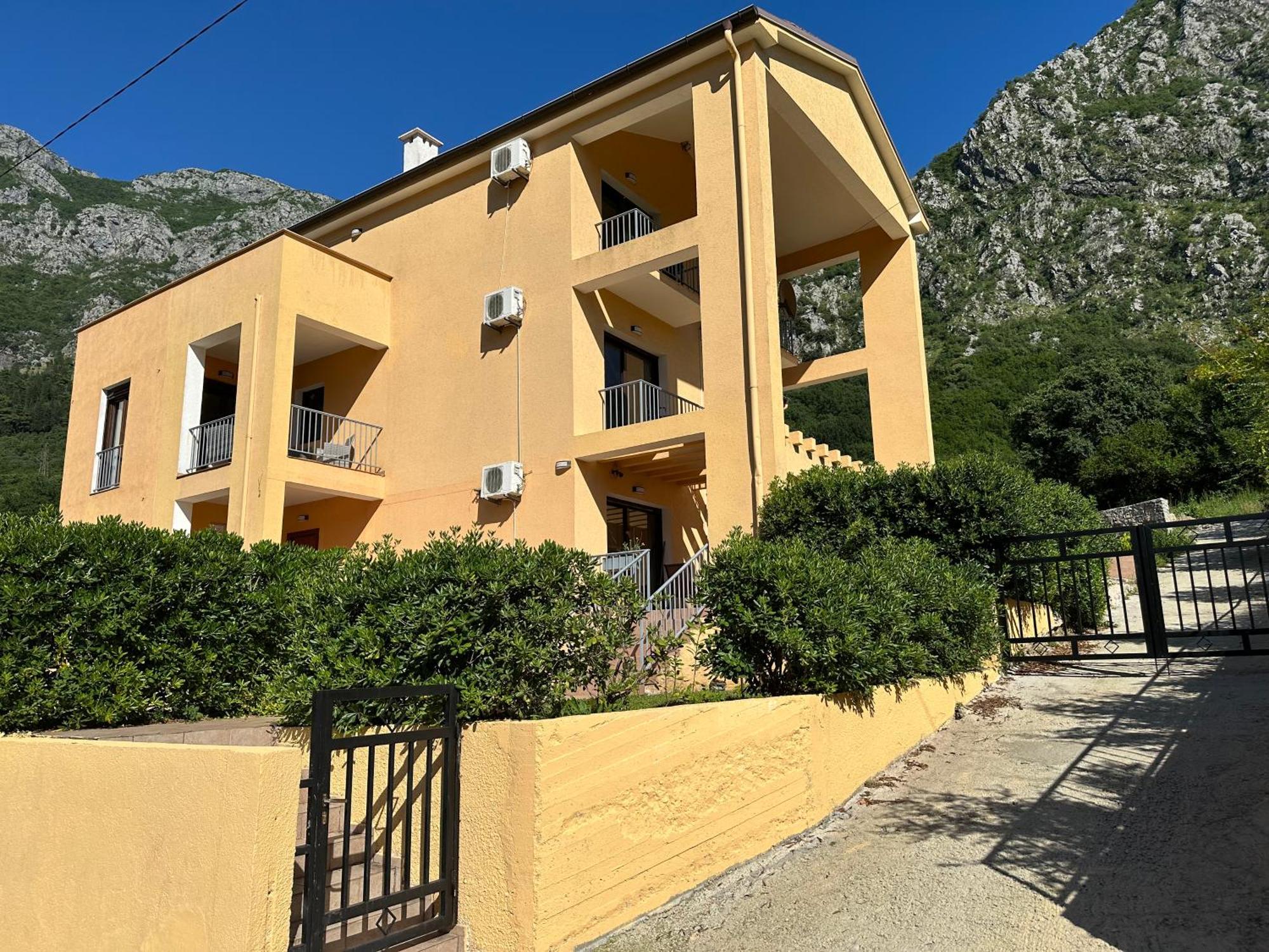 Villa Risan Apartments Dış mekan fotoğraf